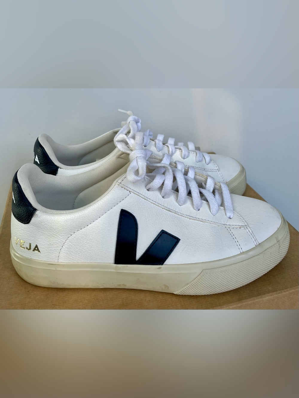 Veja Campo - leather sneakers Size 7.5 US